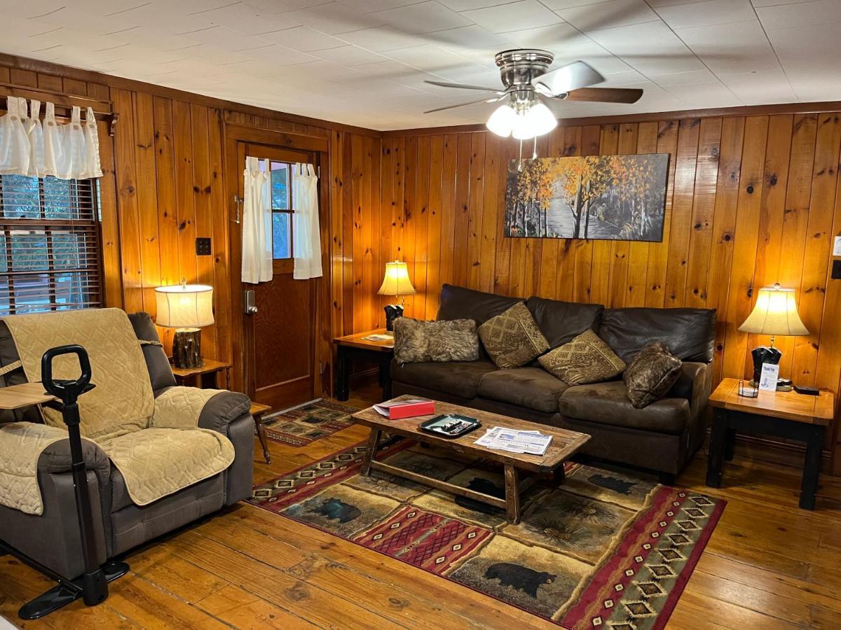 Cozy Pet Friendly Ada Compatible Parco vacanze Maggie Valley