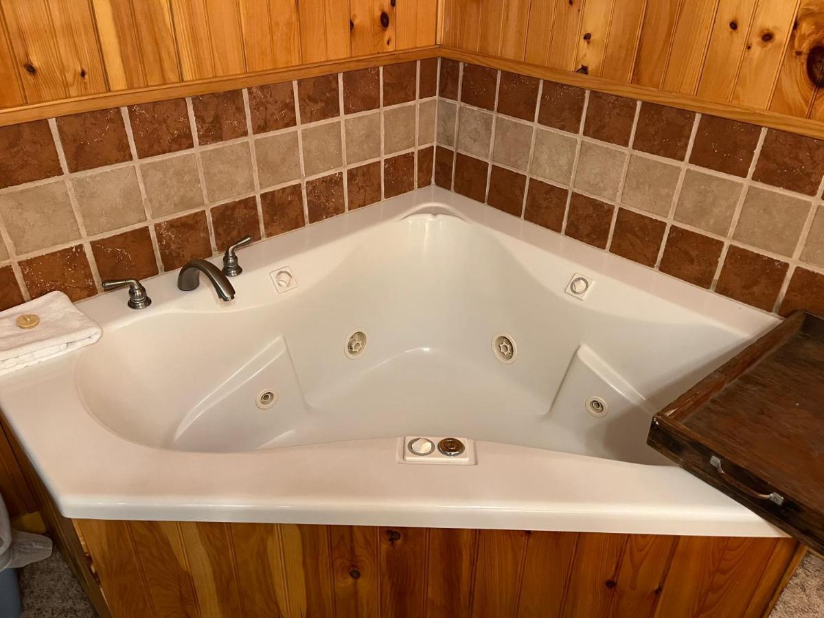 Parco vacanze Cozy Pet Friendly Ada Compatible Maggie Valley